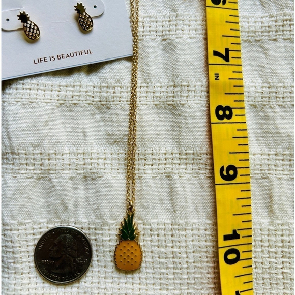 NEW! Pineapple Pierced Gold Earrings Stud - Picture 2 of 5